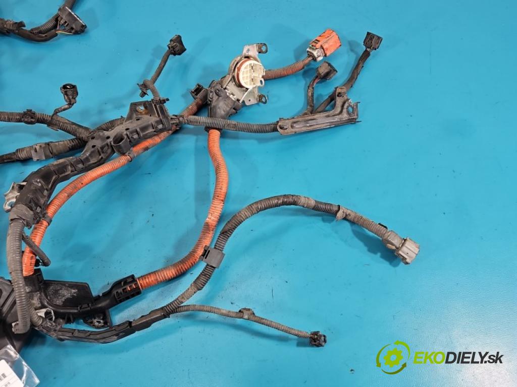 Toyota Prius III XW30 2009-2015 1.8 16V 99 HP automatic 73 kW 1798 cm3 5- Zväzok: motora 8212247010F