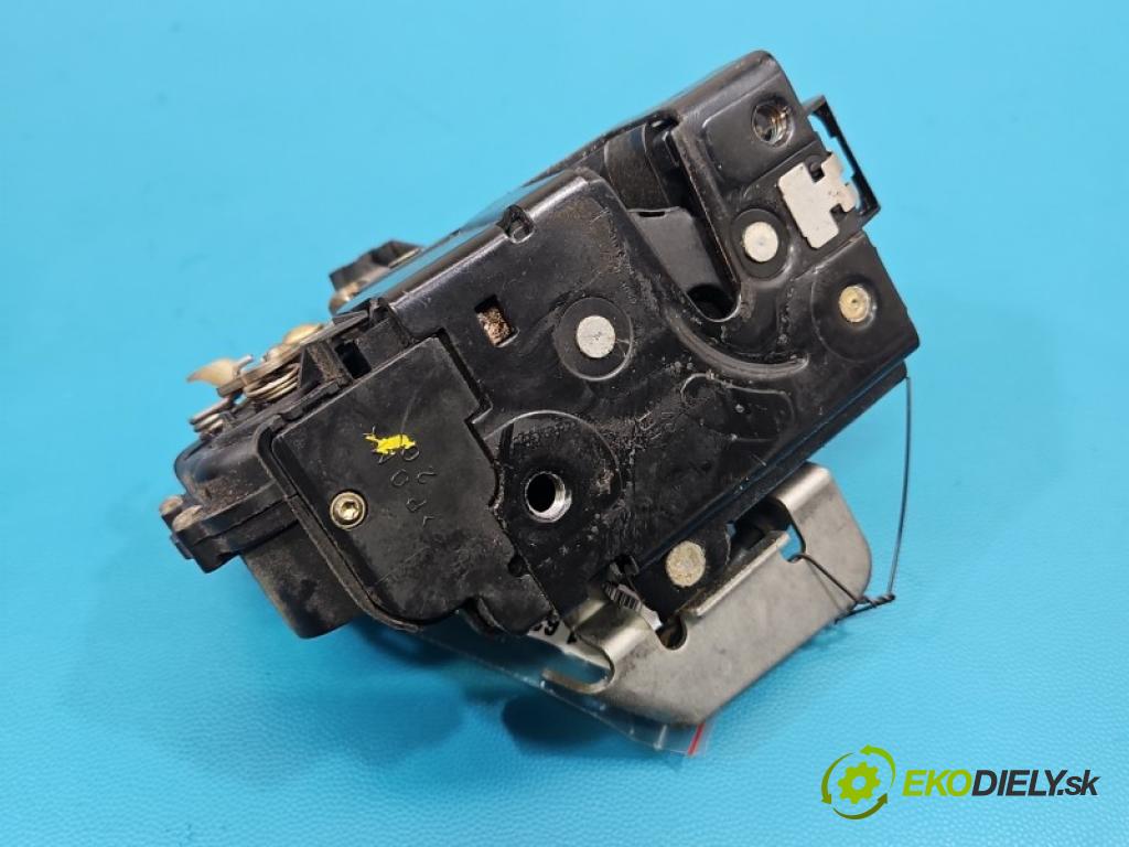 Audi A4 B6 2000-2004 2.0 20V ALT 131 HP manual 96 kW 1984 cm3 4- zámok predné ľavý 4B1837015B
