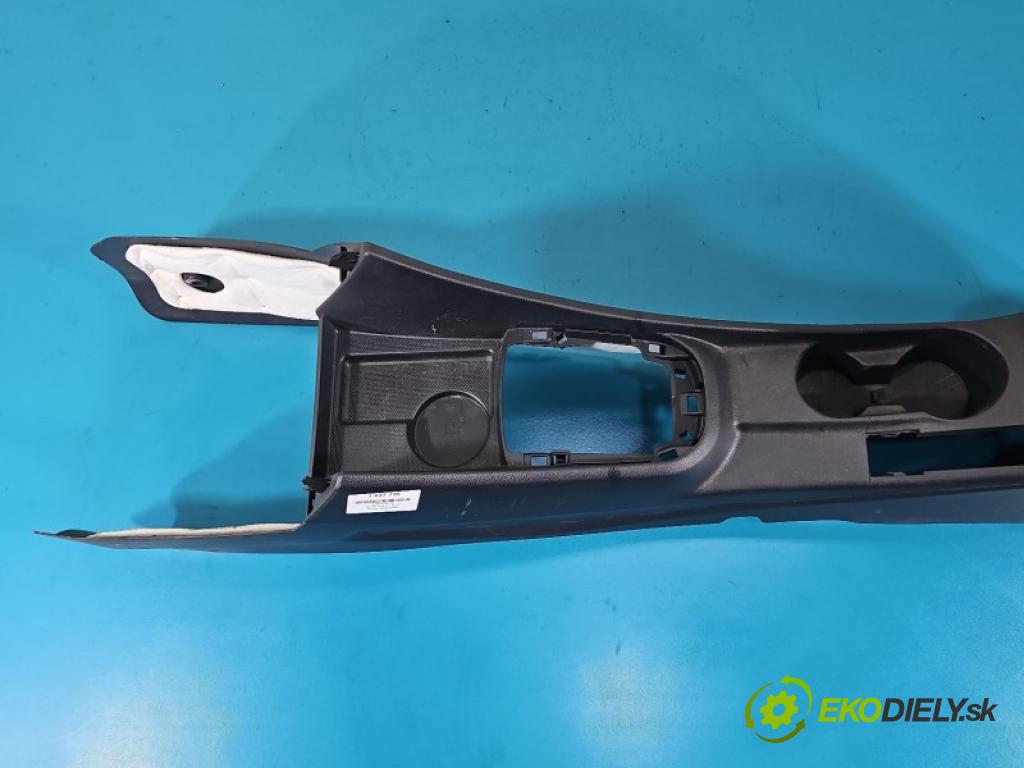 Kia Rio III 2011-2017 1.4 16V G4FA 109 hp manual 80 kW 1396 cm3 5- loketní opěrka 84670-1W000 (Loketní opěrka)