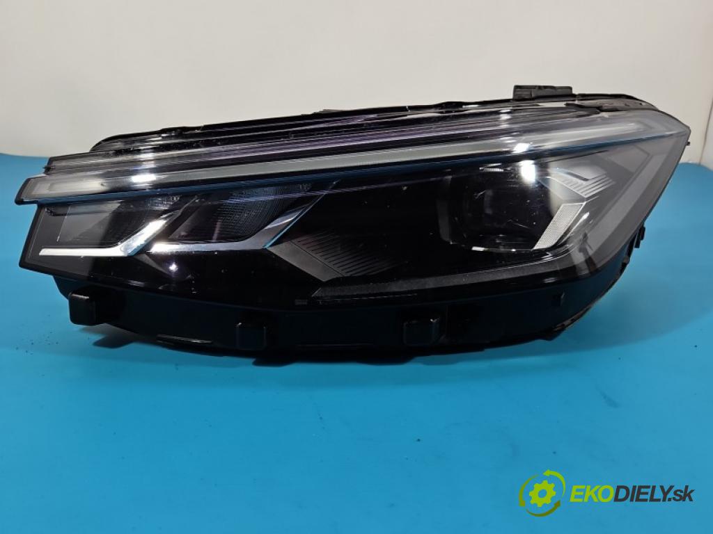 Vw Passat B9 2023- 1.5 TSI 150 HP automatic 110 kW 1498 cm3 5- Reflektor: ľavý 3J1941005 (Kľučka dverí ostatné)