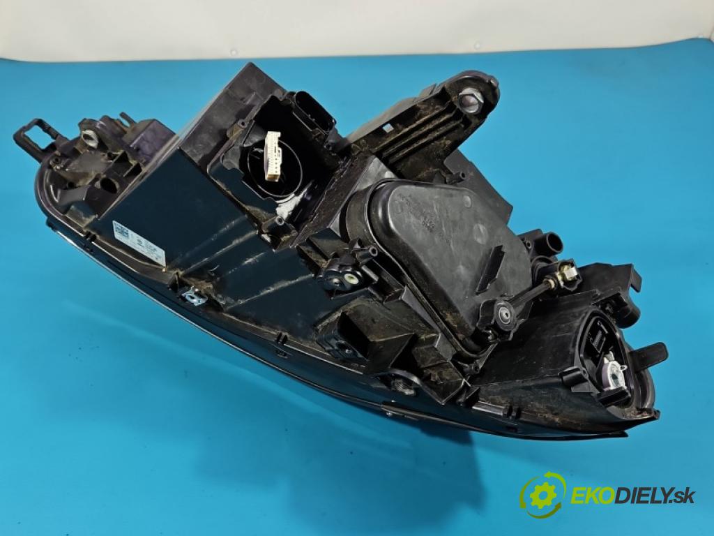 Vw Passat B9 2023- 1.5 TSI 150 HP automatic 110 kW 1498 cm3 5- Reflektor: ľavý 3J1941005 (Kľučka dverí ostatné)