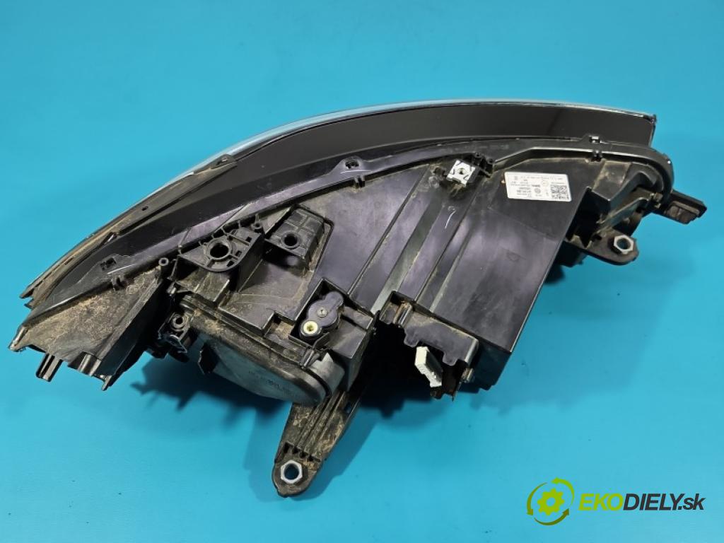 Vw Passat B9 2023- 1.5 TSI 150 HP automatic 110 kW 1498 cm3 5- Reflektor: ľavý 3J1941005 (Kľučka dverí ostatné)