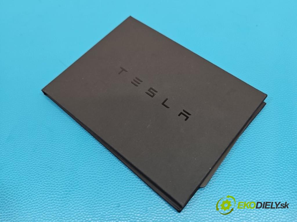 Tesla Model Y 0.0 automatic 378 kW  5- dálkové klíč: 