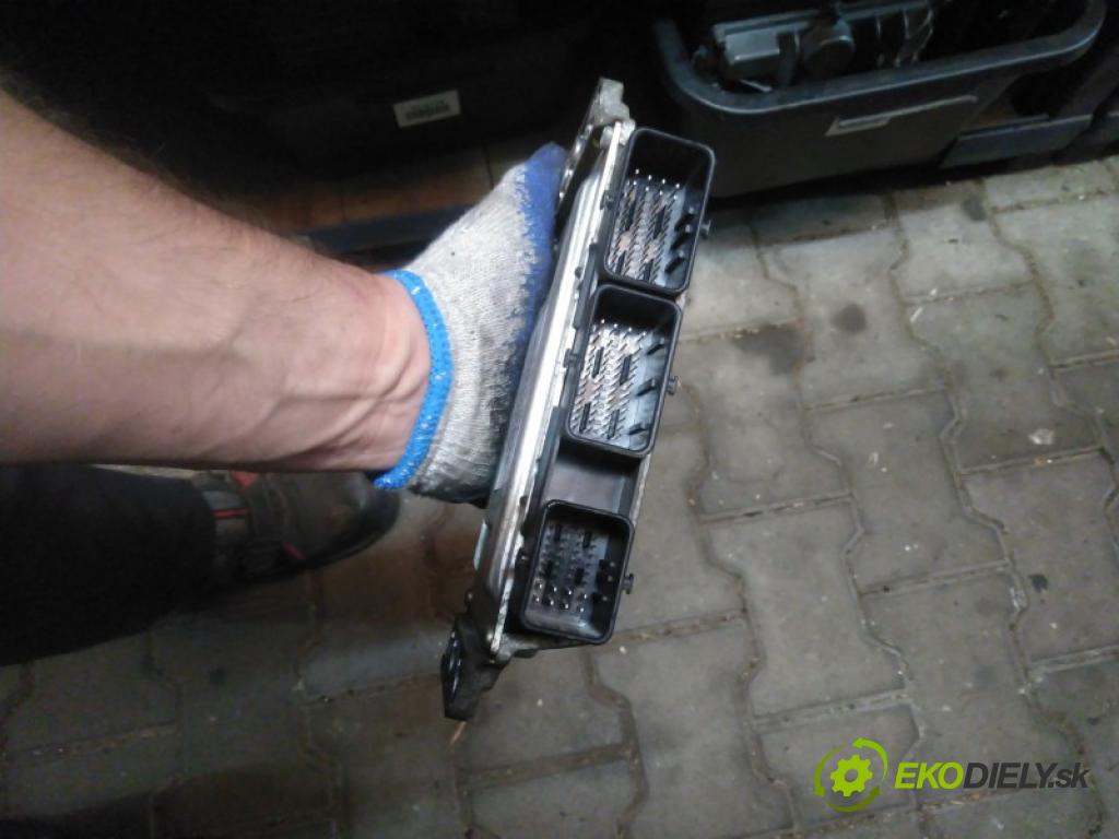 Renault Clio IV 2012-2020 1.2 16V 73 HP manual 54 kW 1149 cm3 5- riadiaca jednotka motora 237103317R