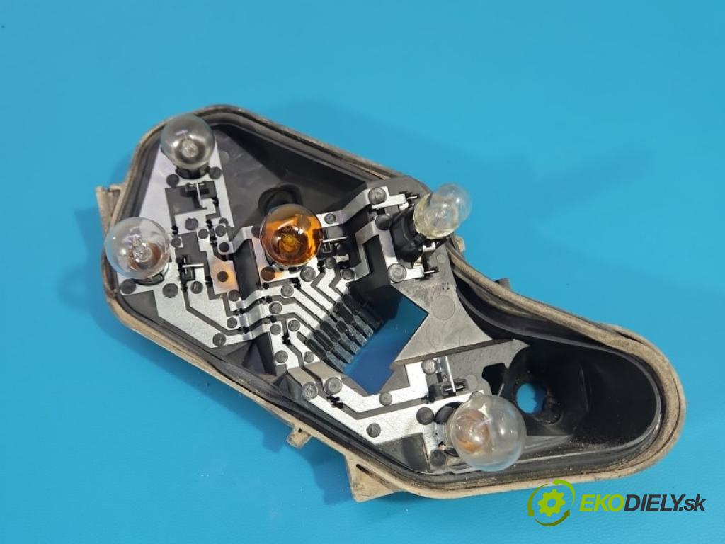 Opel Corsa D 2006-2014 1.4 16V 101 hp manual 74 kW 1389 cm3 5- světlo zadní levé blatník: 93190950