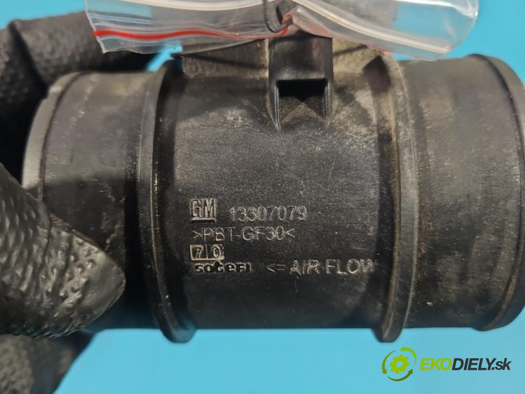 Opel Corsa D 2006-2014 1.4 16V 101 hp manual 74 kW 1389 cm3 5- váha vzduchu 13307079 (Snímač hmotnosti vzduchu)