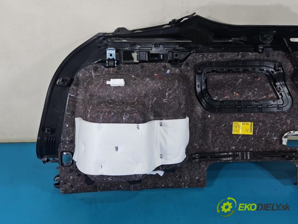 Vw Passat B9 2023- 1.5 TSI 150 hp automatic 110 kW 1498 cm3 5- Tapacír: kufra: pravé 3J0867428