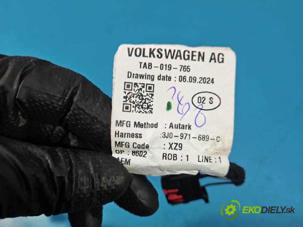 Vw Passat B9 2023- 1.5 TSI 150 hp automatic 110 kW 1498 cm3 5- Balíček: dveře zadní pravých 3J0971689C