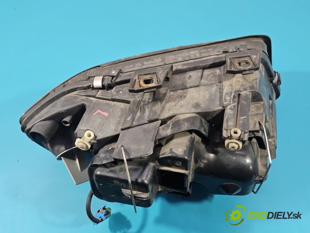 Audi A6 C5 1997-2004 2.4 V6 170 HP automatic 125 kW 2393 cm3 4- Reflektor: ľavý  (Kľučka dverí ostatné)
