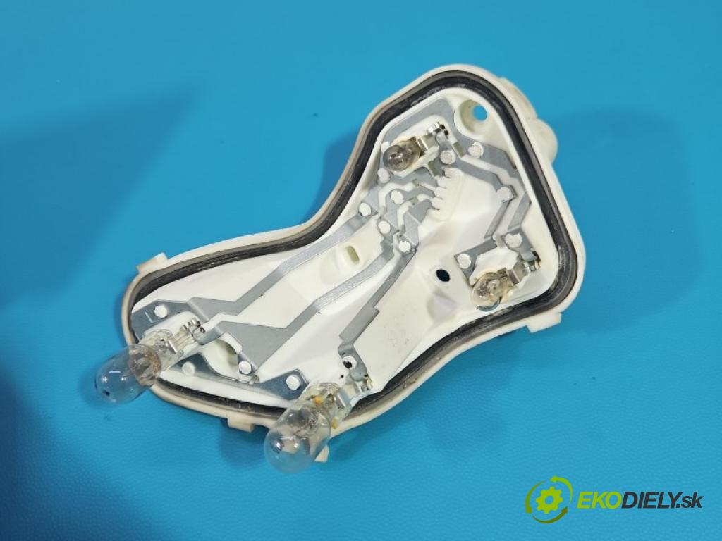 Opel Astra IV 2009-2015 1.3 cdti 95 hp manual 70 kW 1248 cm3 5- světlo zadní levé blatník:
