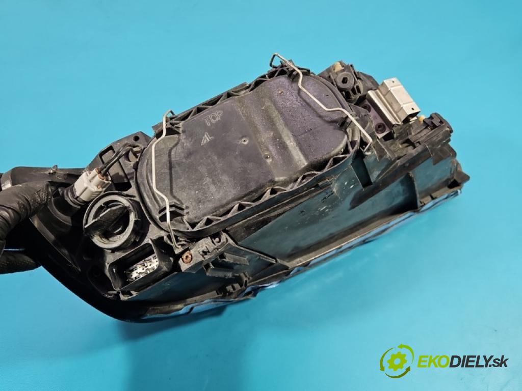Volvo S40 II 2004-2012 1.6 hdi 109 HP manual 80 kW 1560 cm3 4- Reflektor: ľavý 30698894 (Kľučka dverí ostatné)