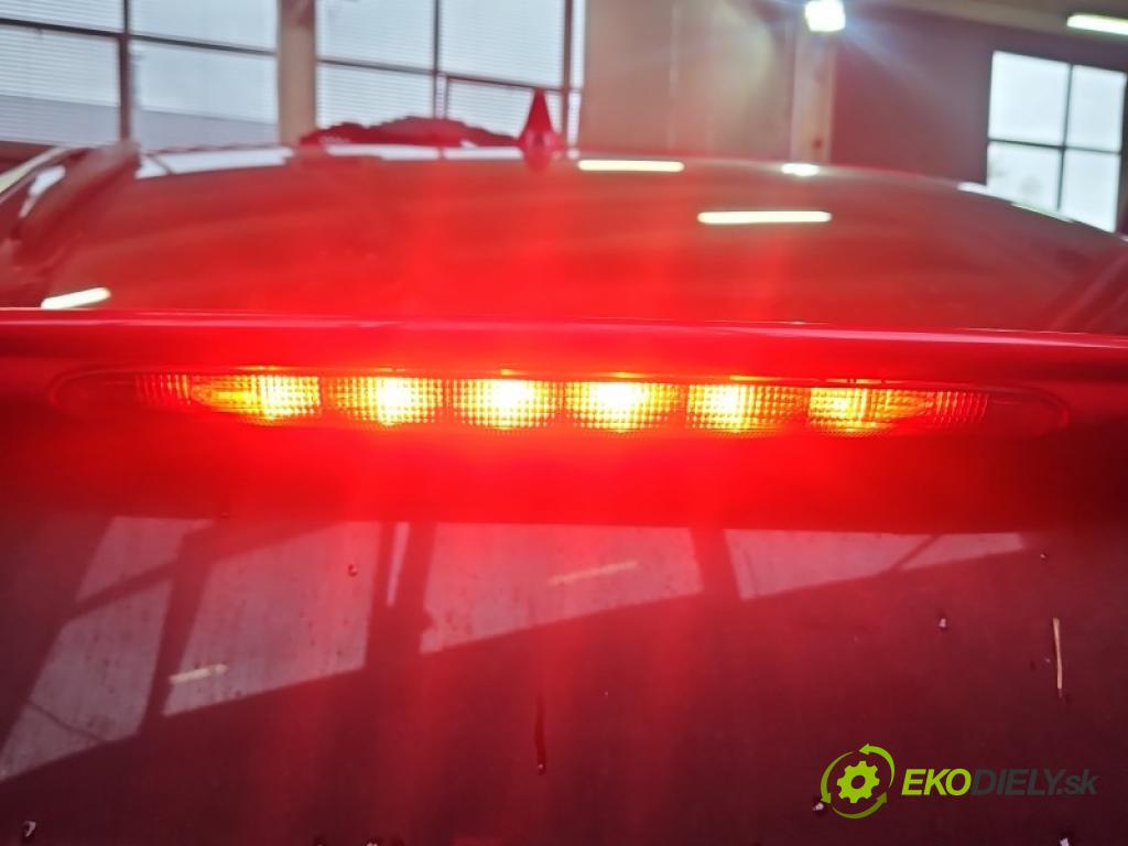Honda Civic IX 2011-2017 1.8 16V 141 hp manual 104 kW 1798 cm3 5- světlo: 
