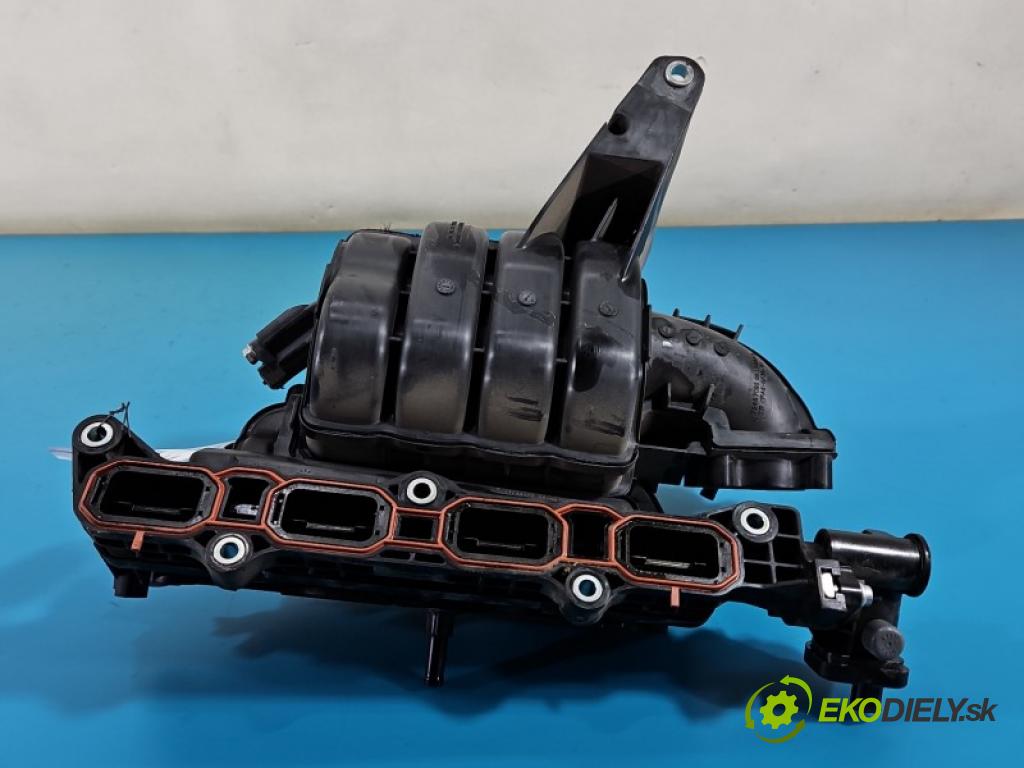 Renault Clio V 2019- 1.6 16v 91 KM automatic 67 kW 1598 cm3 5- zvod nasávací 72467093 (Sacie potrubie)