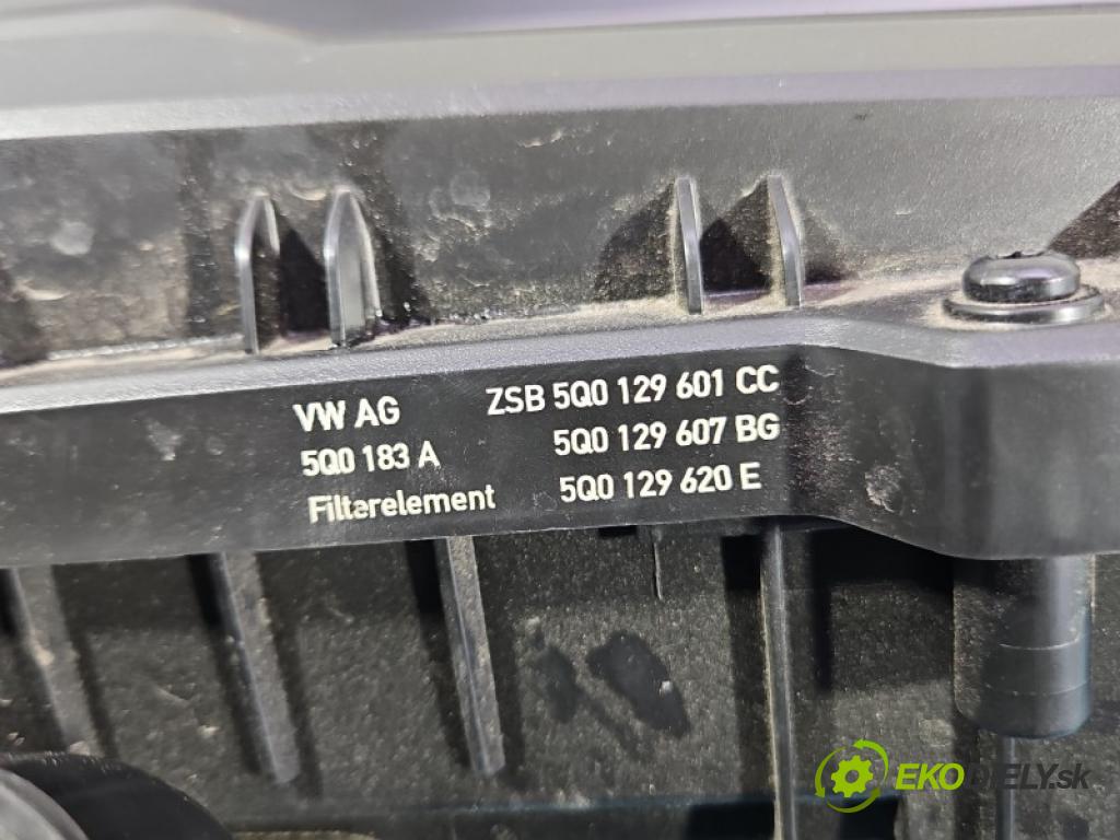 Vw Passat B9 2023- 1.5 TSI 150 HP automatic 110 kW 1498 cm3 5- obal filtra vzduchu 5Q0129601CC (Obal vzduchového filtra)