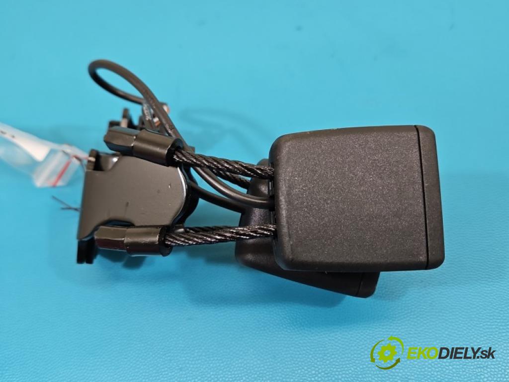 Vw Passat B9 2023- 1.5 TSI 150 hp automatic 110 kW 1498 cm3 5- stěna bezpečnost zadní levý 3J0857739