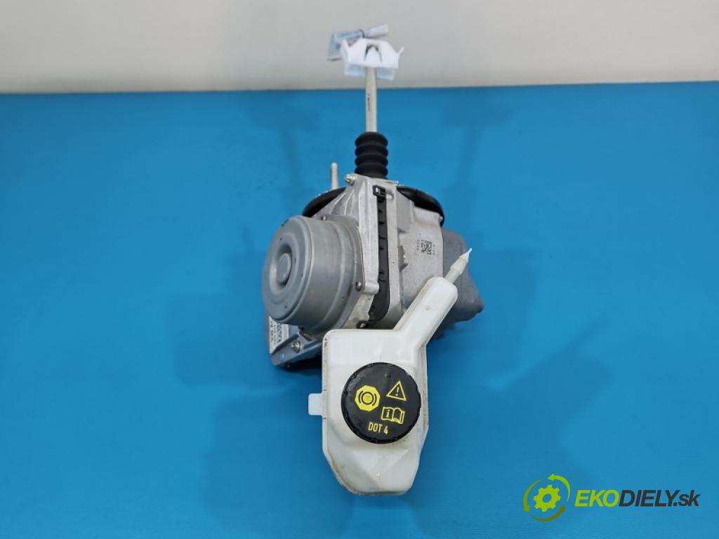 Vw Passat B9 2023- 1.5 TSI 150 HP automatic 110 kW 1498 cm3 5- servo brzdové 3WA614105AP