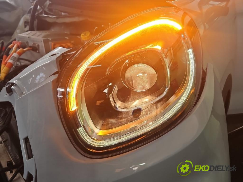 Leapmotor T03 0.0 95 HP automatic 70 kW 1 cm3 5- Reflektor: ľavý LP-HLFL020-AA (Kľučka dverí ostatné)