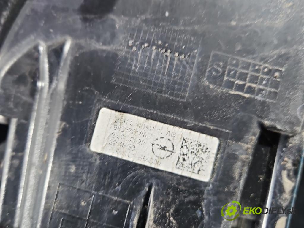 Opel Mokka B 2020- 1.5 cdti 110 hp manual 81 kW 1499 cm3 5- světlo zadní levé blatník: