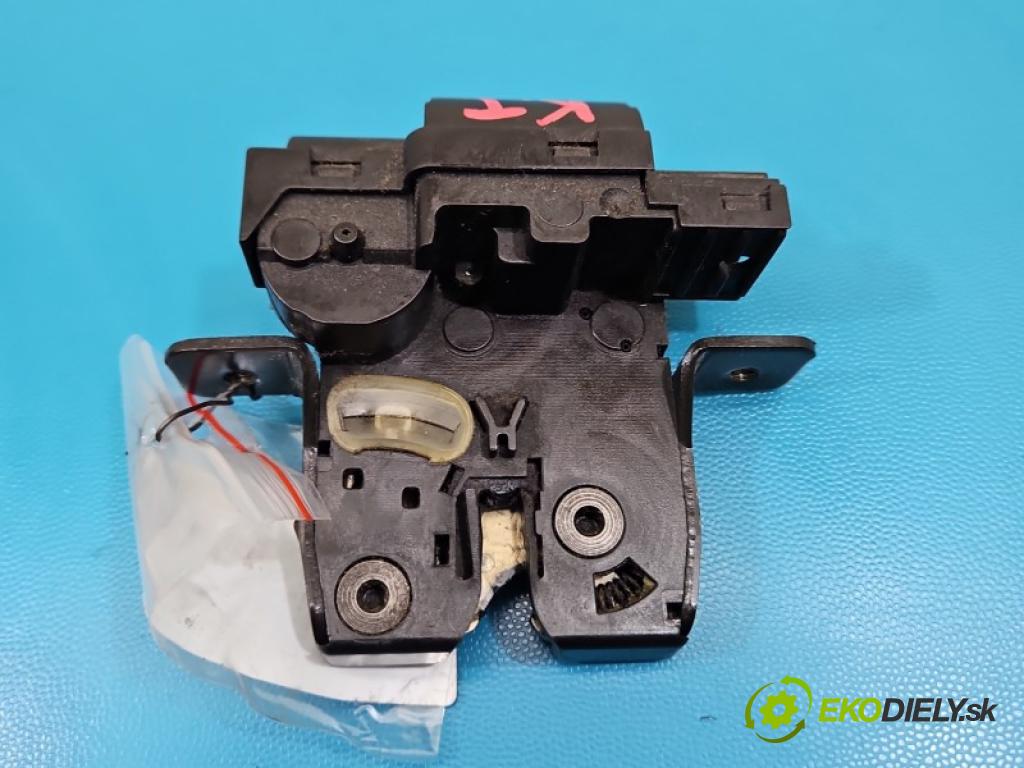 Nissan Qashqai I J10 2006-2013 2.0 16v 141 HP manual 104 kW 1997 cm3 5- zámok kufrové dvere zadné 90502EY10A