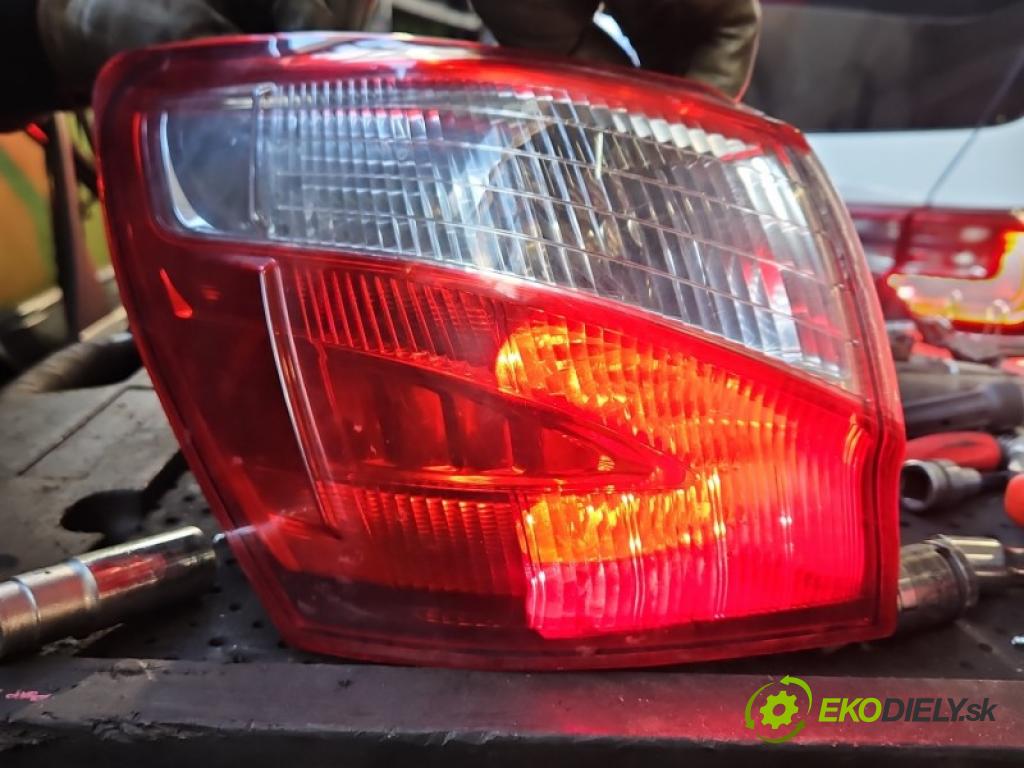 Nissan Qashqai I J10 2006-2013 2.0 16v 141 hp manual 104 kW 1997 cm3 5- světlo zadní levé blatník: 