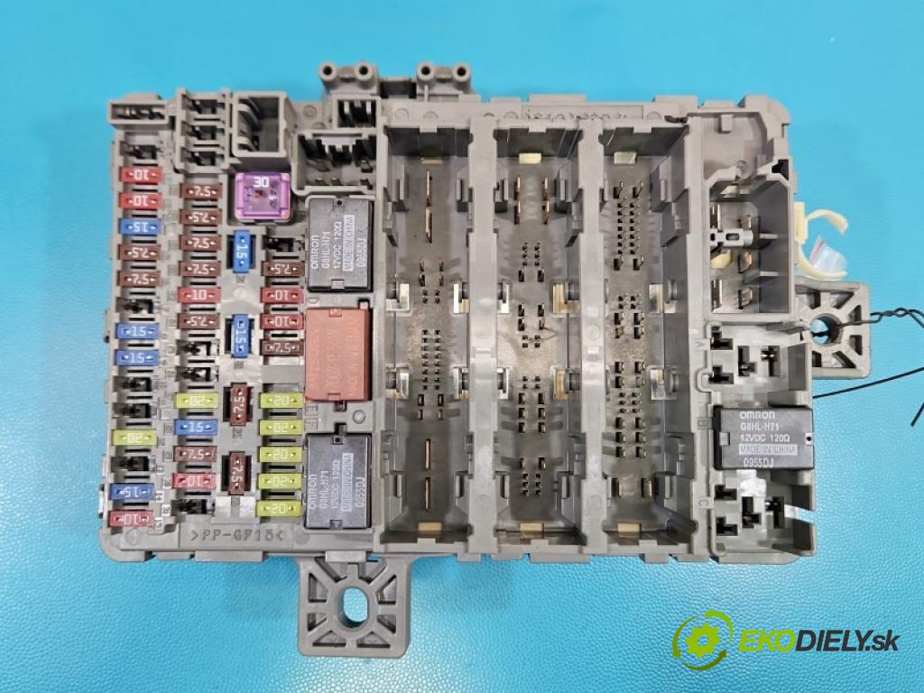 Honda Civic IX 2011-2017 1.8 16V 141 hp manual 104 kW 1798 cm3 5- skříňka pojistková 116RA-000021 (Pojistková skříňka)