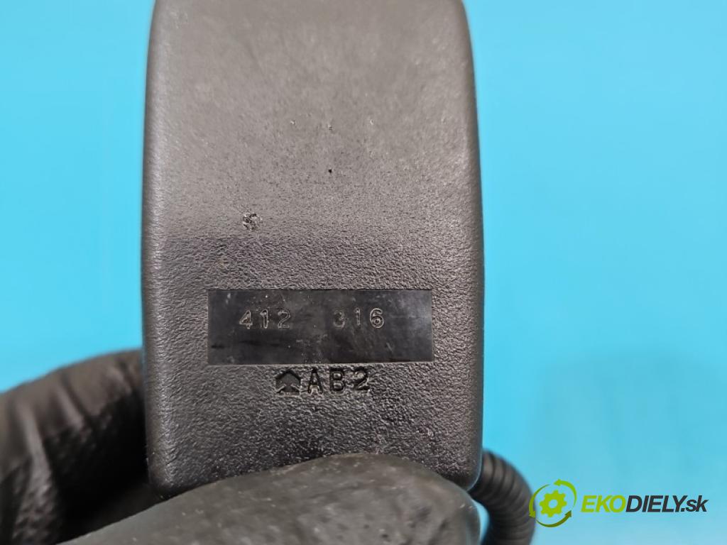 Honda Civic IX 2011-2017 1.8 16V 141 HP manual 104 kW 1798 cm3 5- pas bezpečnosť: zadné stredný