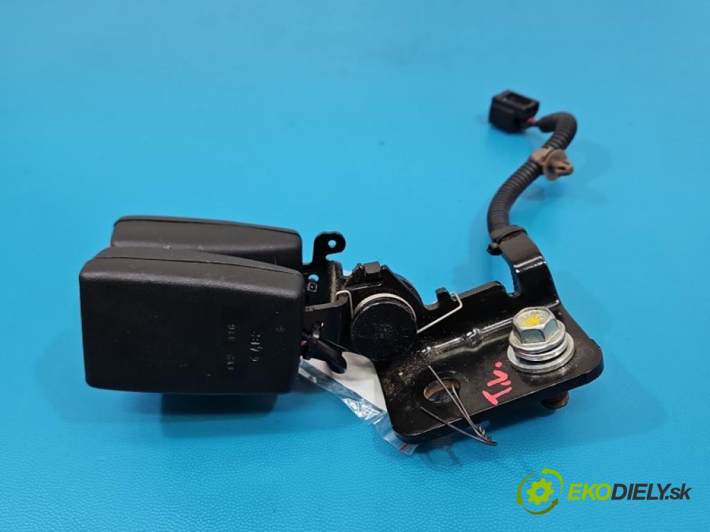 Honda Civic IX 2011-2017 1.8 16V 141 HP manual 104 kW 1798 cm3 5- pas bezpečnosť: zadné stredný