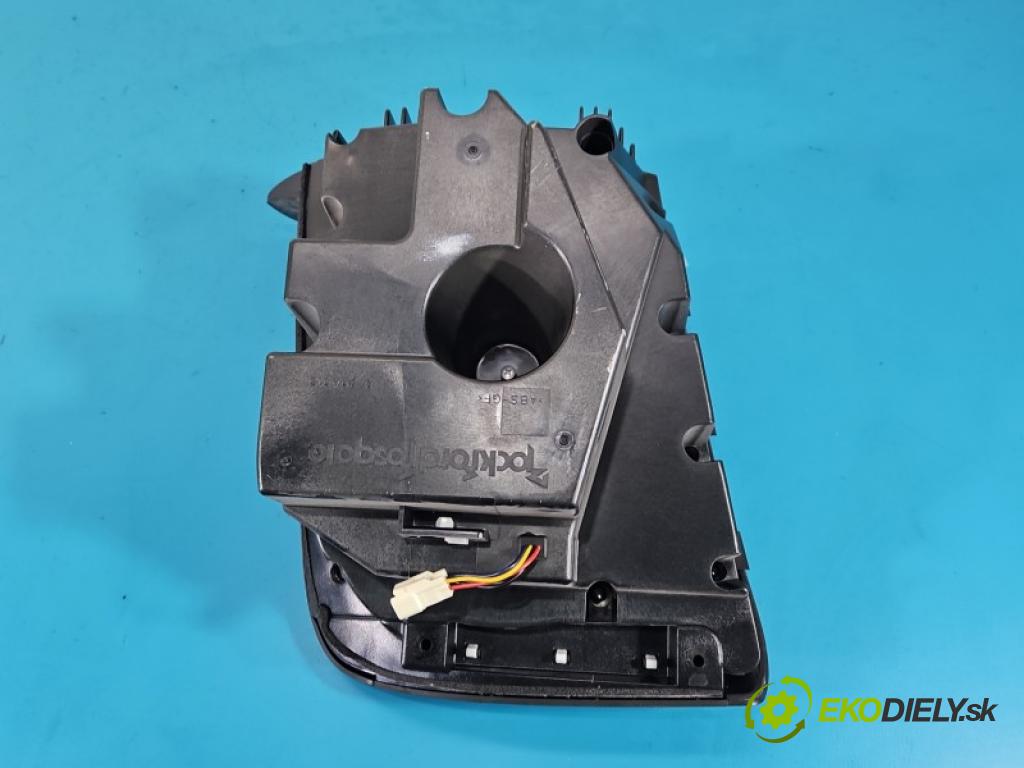 Mitsubishi Outlander II 2006-2013 2.0 DI-D 140 hp manual 103 kW 1968 cm3 5- Subwoofer:  (Audio zařízení)