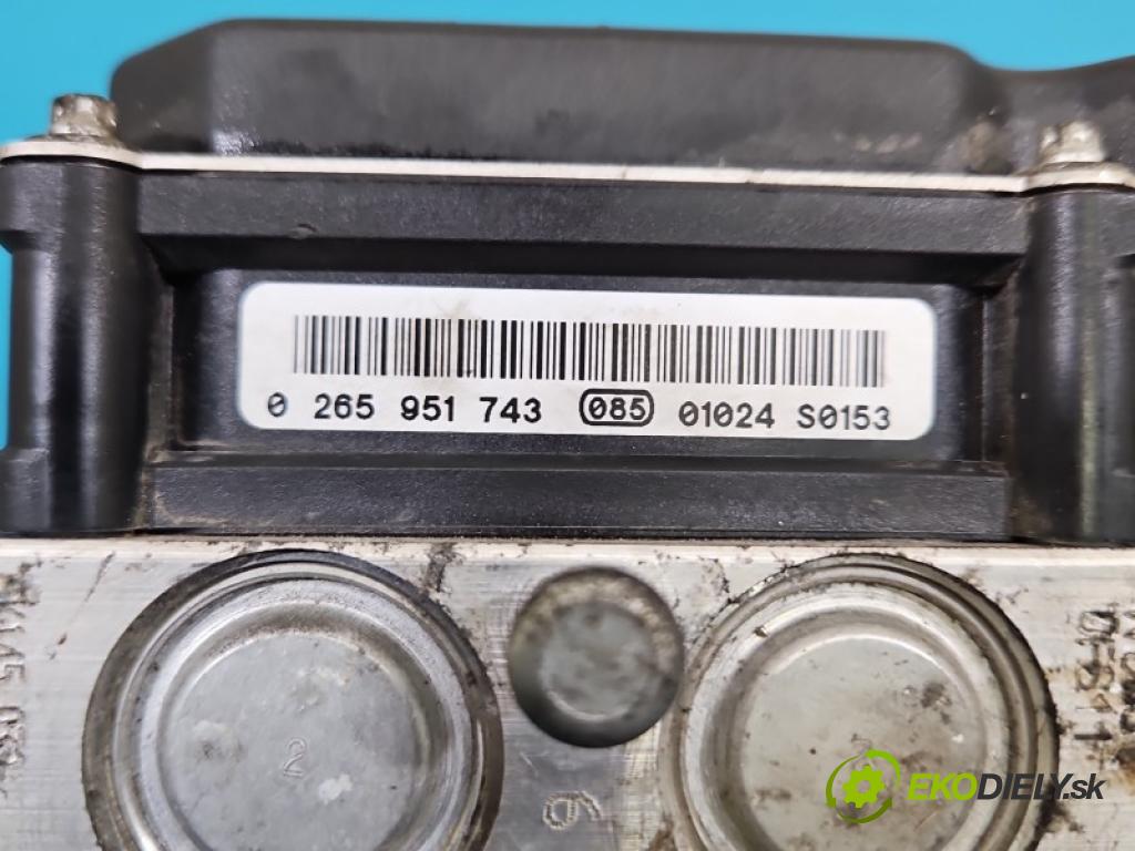 Nissan Qashqai I J10 2006-2013 2.0 16v 141 HP manual 104 kW 1997 cm3 5- čerpadlo abs 0265951743 (Pumpa ABS)
