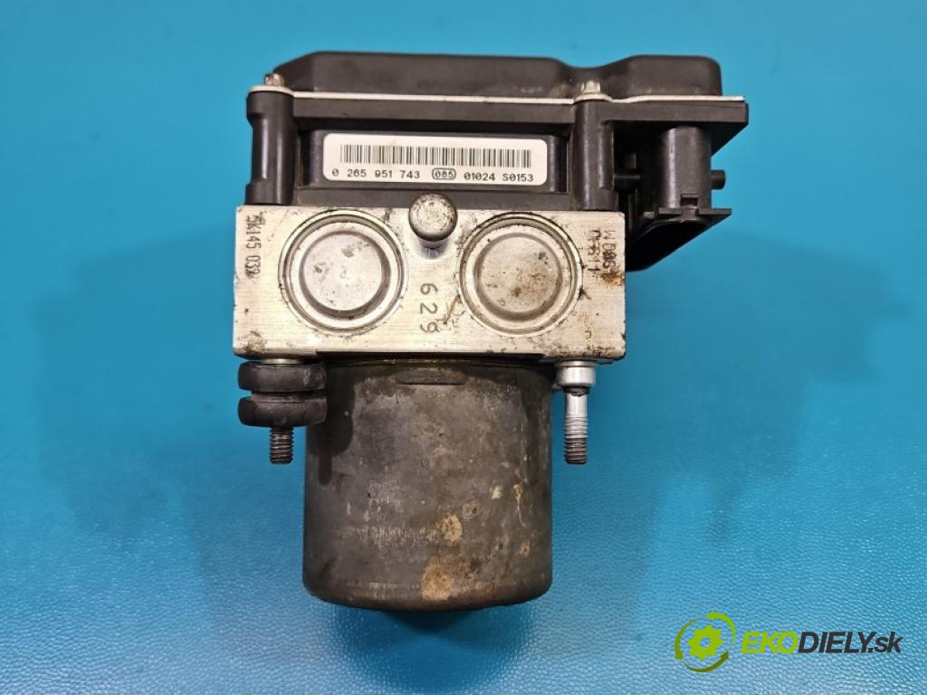 Nissan Qashqai I J10 2006-2013 2.0 16v 141 HP manual 104 kW 1997 cm3 5- čerpadlo abs 0265951743 (Pumpa ABS)
