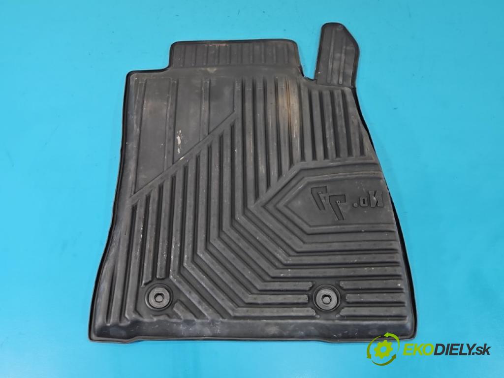 Nissan Juke I 2010-2019 1.2 T 116 hp manual 85 kW 1197 cm3 5- Koberce: 77409002