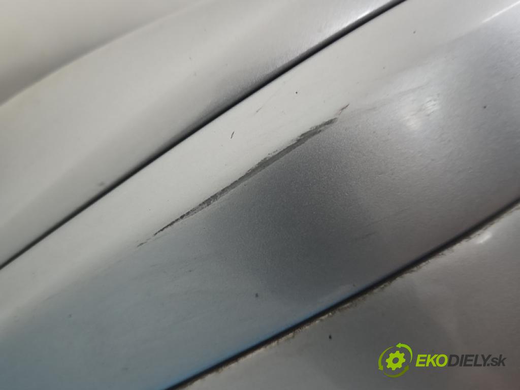 Volvo S60 I 2000-2010 2.5 T 209KM automatic 154 kW 2521 cm3 4- nárazník zadné  (Kľučka dverí ostatné)