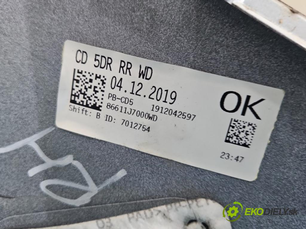Kia Ceed III 2018- 1.6 CRDI 136 HP manual 100 kW 1598 cm3 5- nárazník zadné 86611J7000 (Kľučka dverí ostatné)