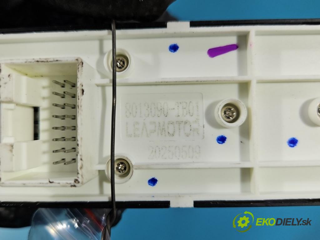 Leapmotor T03 0.0 95 HP automatic 70 kW 1 cm3 5- prepínač okien spätných zrkadiel 8013090-TB01