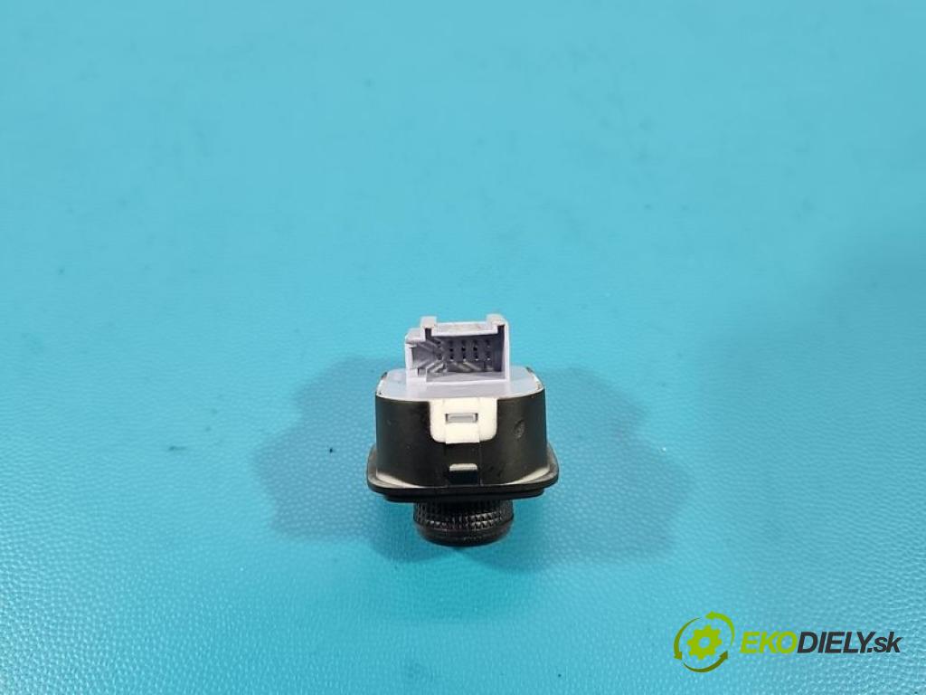 Leapmotor T03 0.0 95 HP automatic 70 kW 1 cm3 5- prepínač okien spätných zrkadiel 8013070-TB01