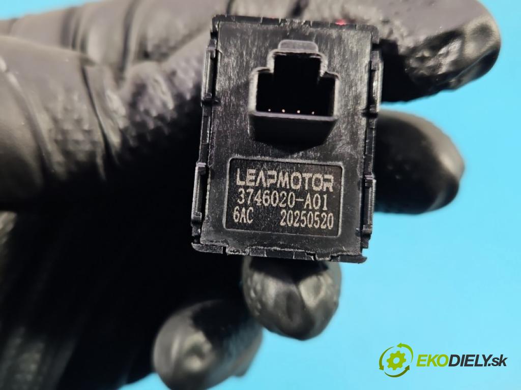 Leapmotor T03 0.0 95 HP automatic 70 kW 1 cm3 5- prepínač okien spätných zrkadiel 3746020-A01