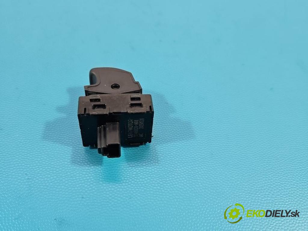 Leapmotor T03 0.0 95 HP automatic 70 kW 1 cm3 5- prepínač okien spätných zrkadiel 3746020-A01