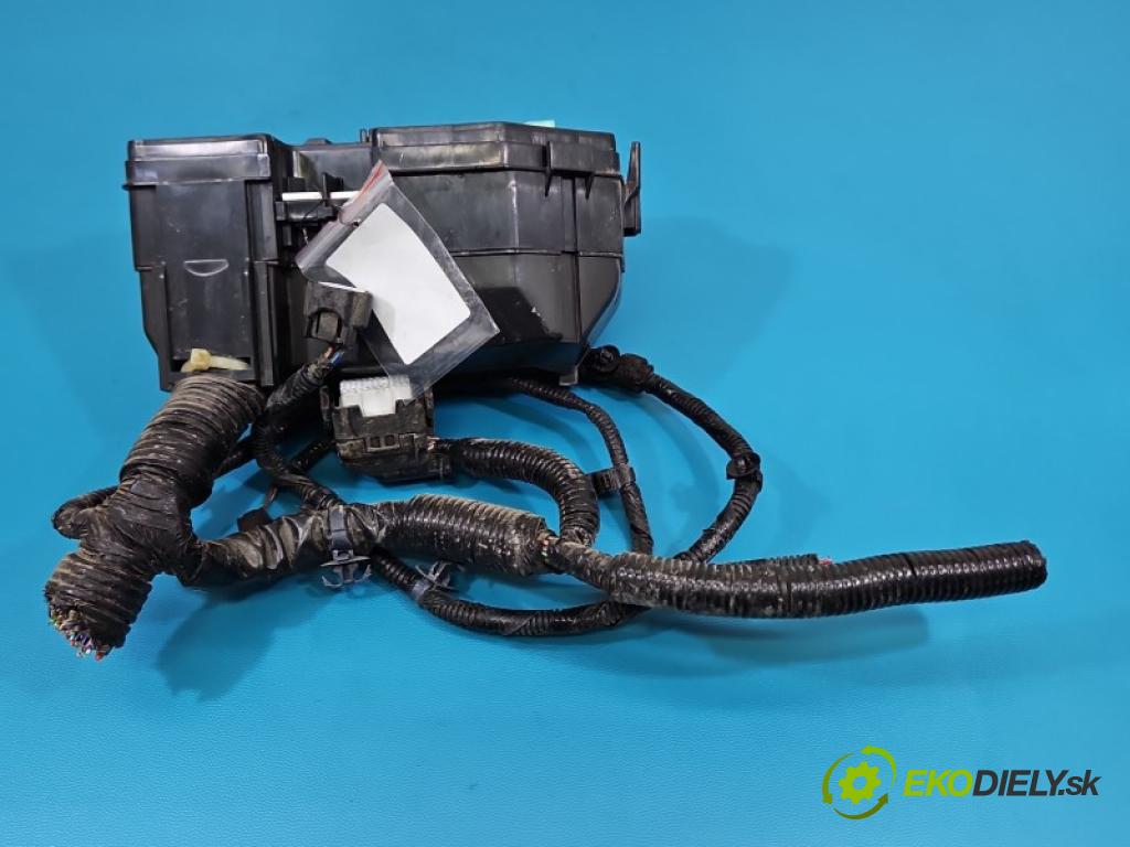 Honda Civic IX 2011-2017 1.8 16V 141 hp manual 104 kW 1798 cm3 5- skříňka pojistková 160R201LR9 (Pojistková skříňka)