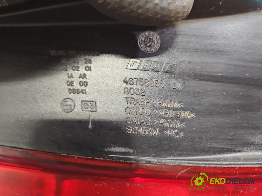 Fiat Stilo 1.9 jtd 116 hp manual 85 kW 1910 cm3 5- světlo zadní pravé blatník: 46756985