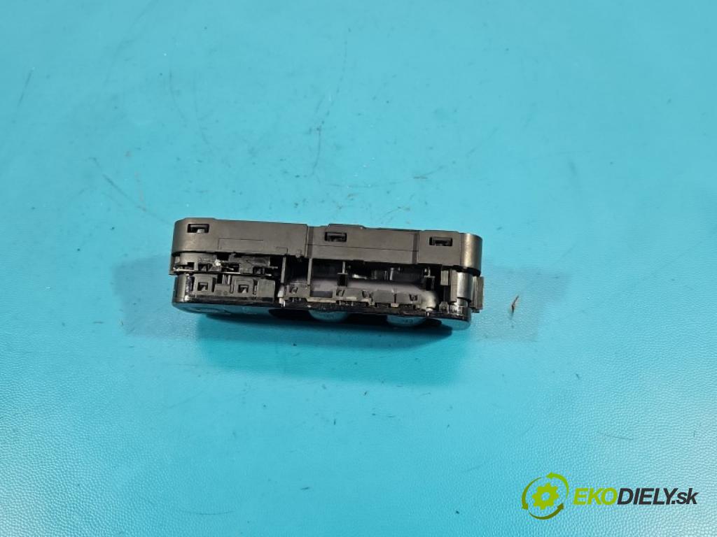 Mercedes C W206 2021- 1.5 T 254915 170 hp automatic 125 kW 1496 cm3 4- Přepínač oken zpětných zrcátek A2069008815