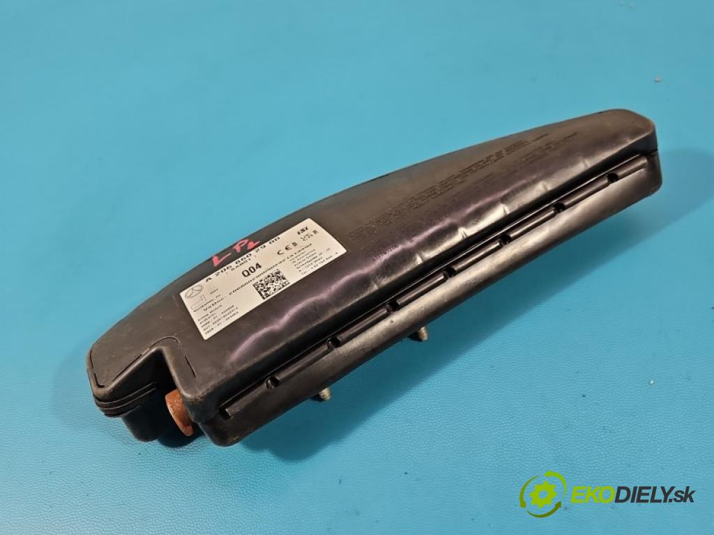 Mercedes C W206 2021- 1.5 T 254915 170 HP automatic 125 kW 1496 cm3 4- airbag vzduch: kreslo: A2068602900
