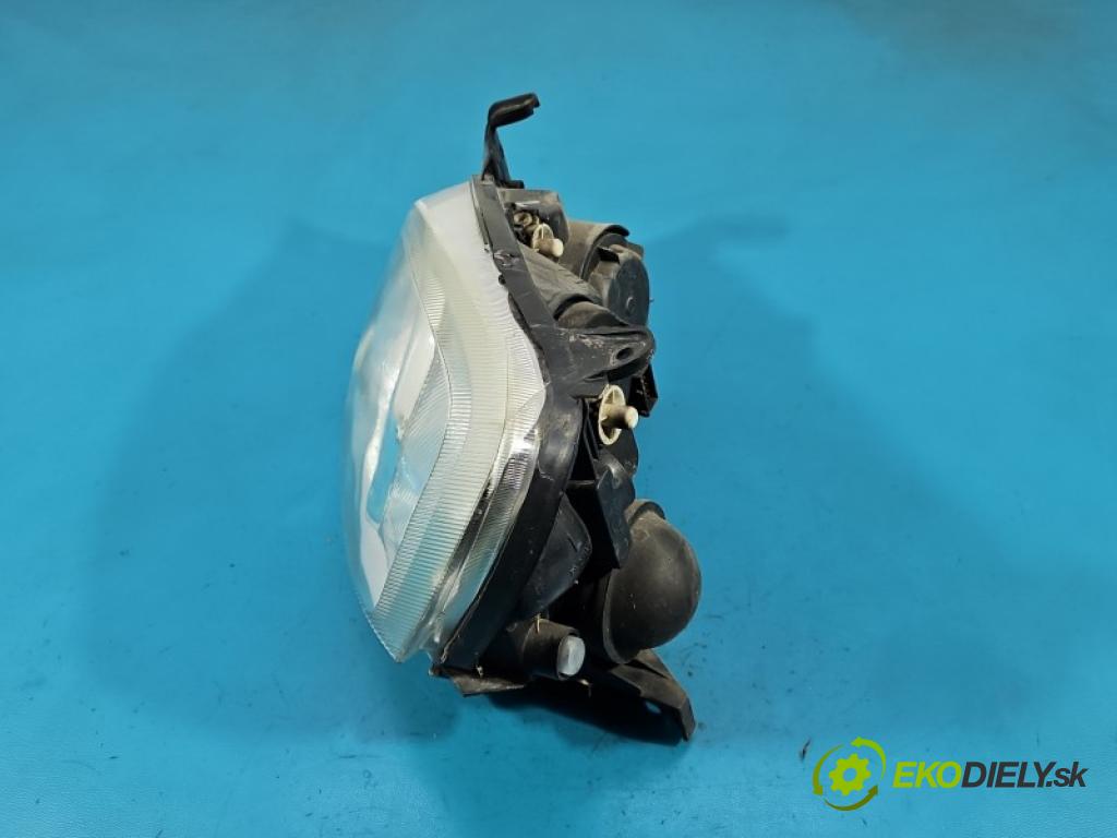 Opel Corsa C 2000-2006 1.0 12V 60 HP manual 44 kW 998 cm3 3- Reflektor: ľavý  (Kľučka dverí ostatné)