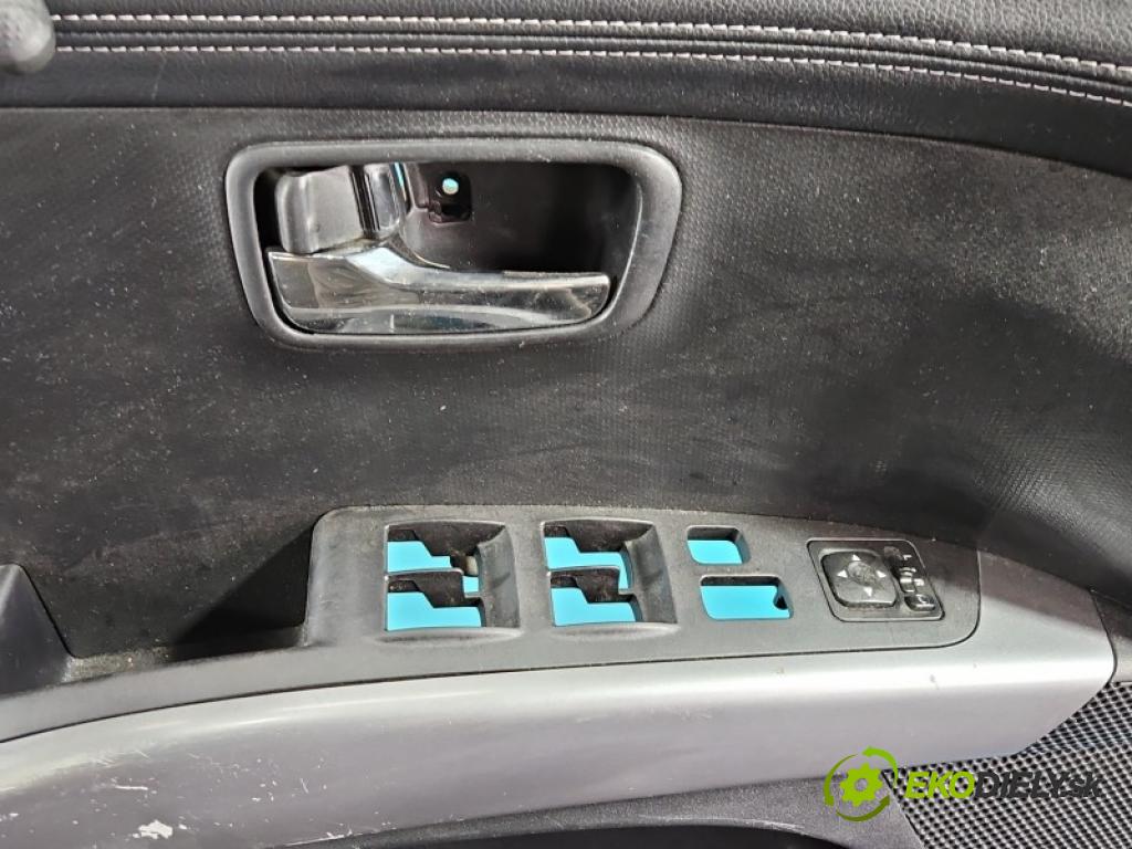 Mitsubishi Outlander II 2006-2013 2.0 DI-D 140 HP manual 103 kW 1968 cm3 5- Čalounictví: dvere predné ľavé