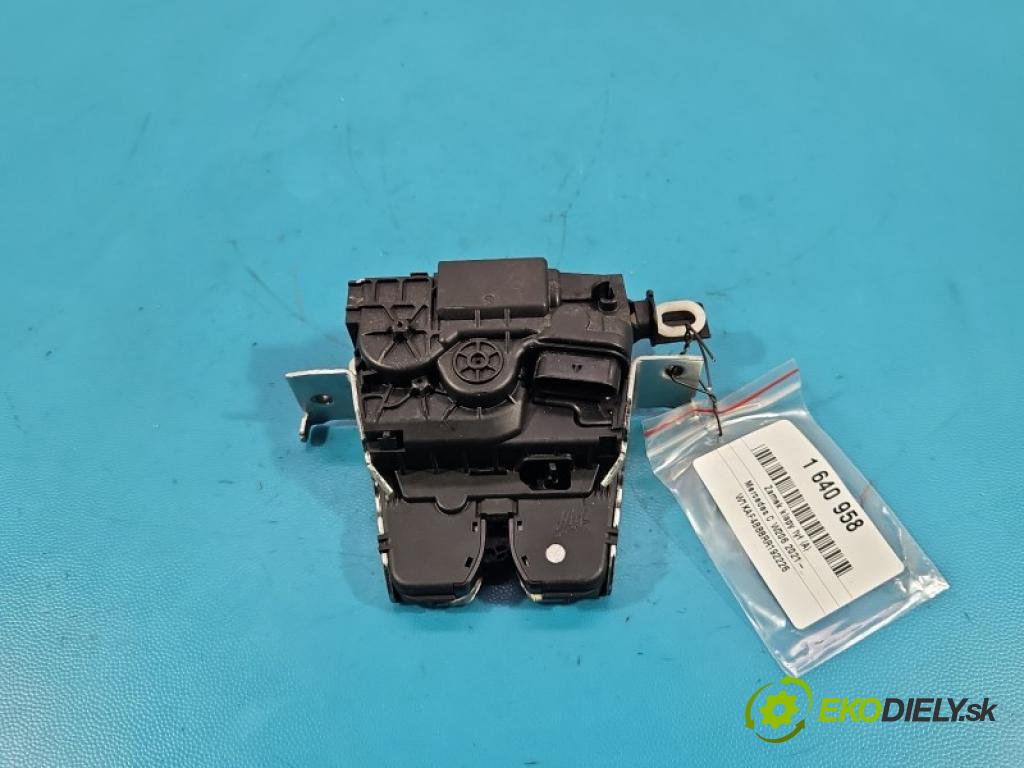 Mercedes C W206 2021- 1.5 T 254915 170 hp automatic 125 kW 1496 cm3 4- zámek kufrových dveří zadní A0997504000