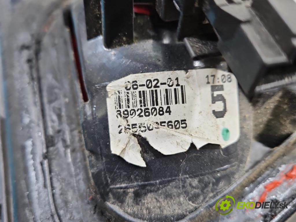 Nissan Primera P11 1996-2002 2.0 16V 140 HP manual 103 kW 1998 cm3 5- svetlo / reflektor zadné pravé blatník