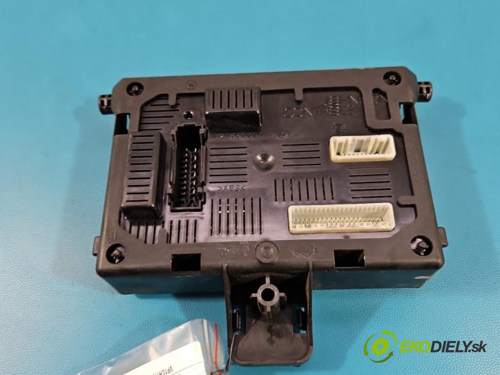 Renault Clio III 2005-2012 1.2 16V 65 HP manual 48 kW 1149 cm3 3- riadiaca jednotka ostatné 8200652284