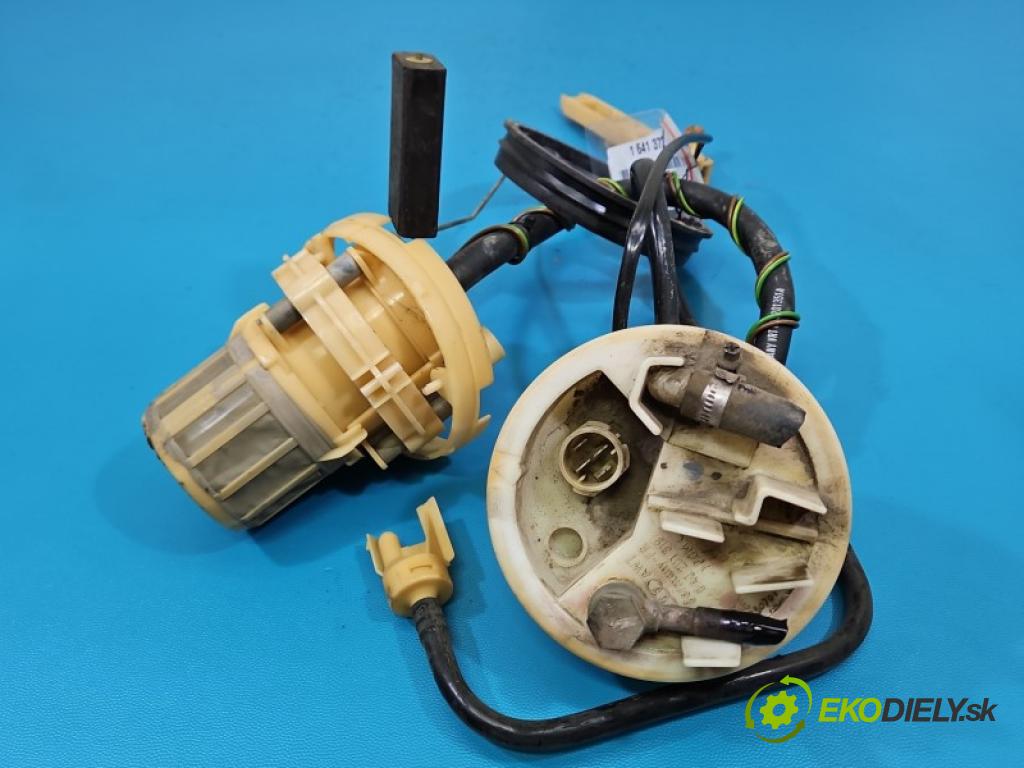 Audi 80 B4 1991-1994 2.0 8V 90 HP manual 66 kW 1984 cm3 4- čerpadlo palivo 8A0201319