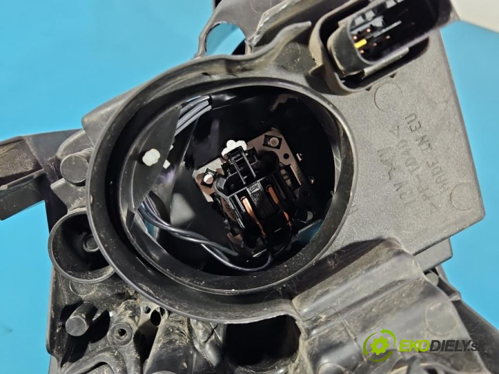 Peugeot 2008 I 2013-2019 1.6 16V 120 HP manual 88 kW 1598 cm3 5- Reflektor: ľavý 9677810180 (Kľučka dverí ostatné)