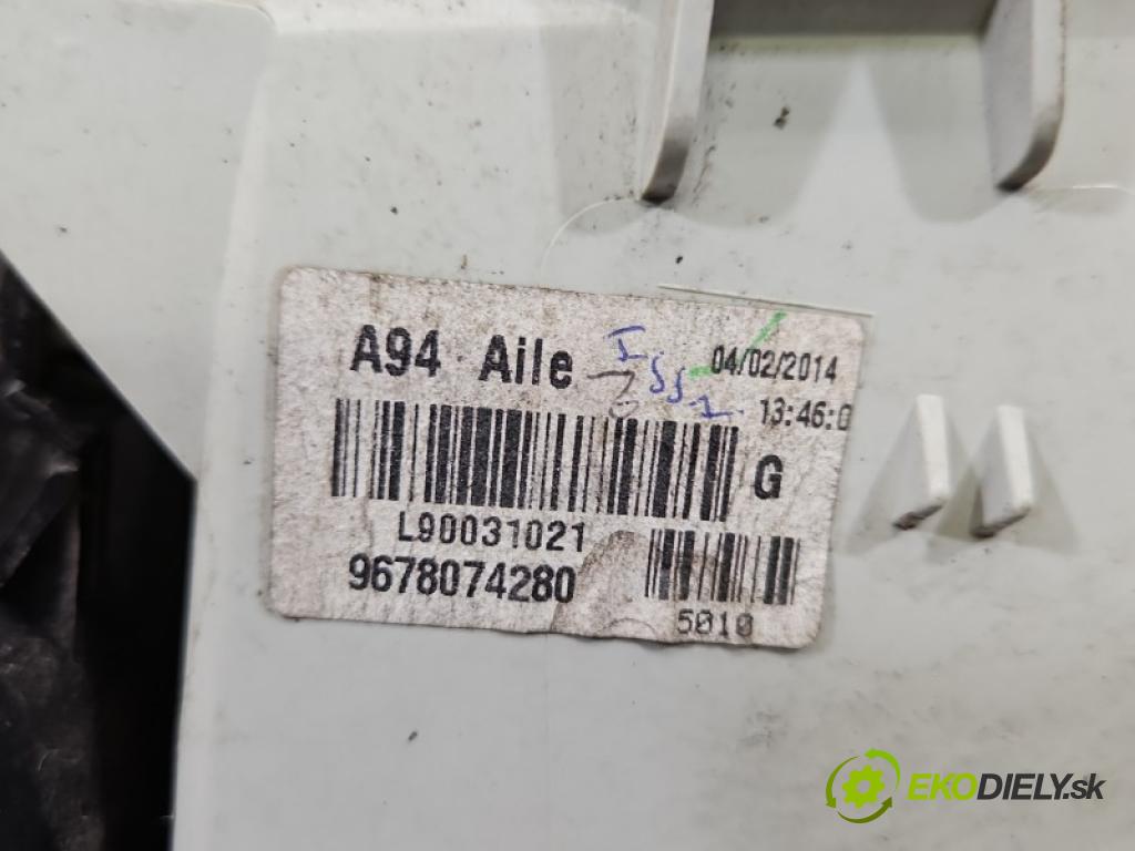 Peugeot 2008 I 2013-2019 1.6 16V 120 hp manual 88 kW 1598 cm3 5- světlo zadní levé blatník: 9678074280