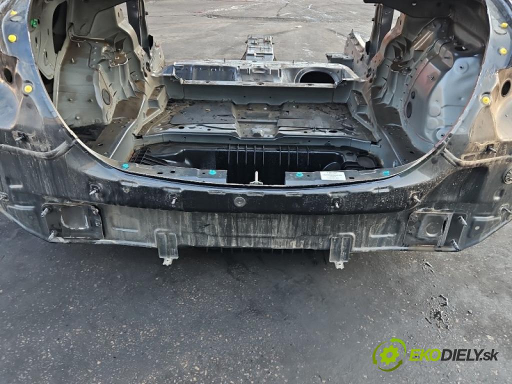 Mercedes C W206 2021- 1.5 T 254915 170 HP automatic 125 kW 1496 cm3 4- pas zadní: